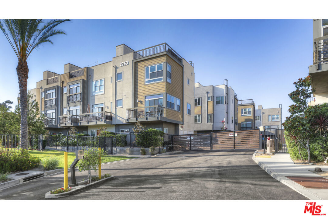 2753 Waverly Dr Unit: 1108