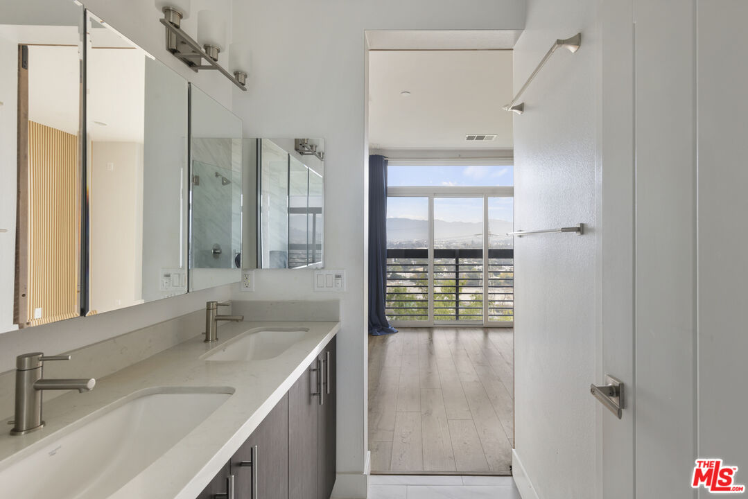 2753 Waverly Dr Unit: 1108
