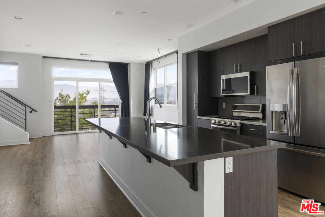 2753 Waverly Dr Unit: 1108