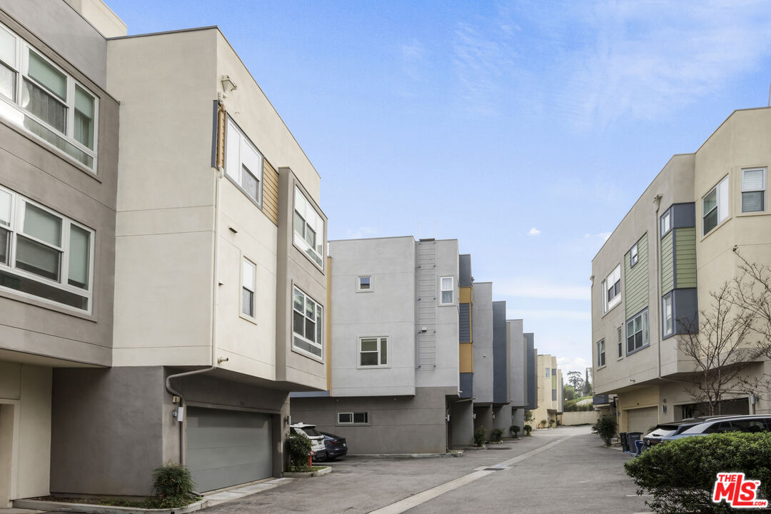 2753 Waverly Dr Unit: 1108