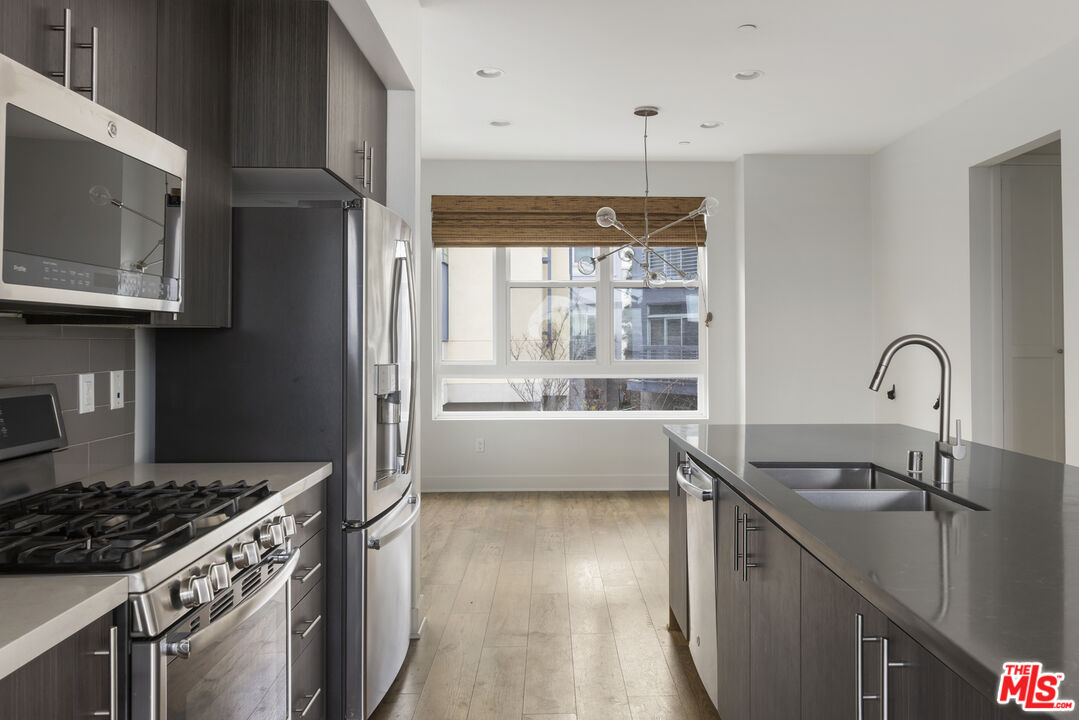 2753 Waverly Dr Unit: 1108