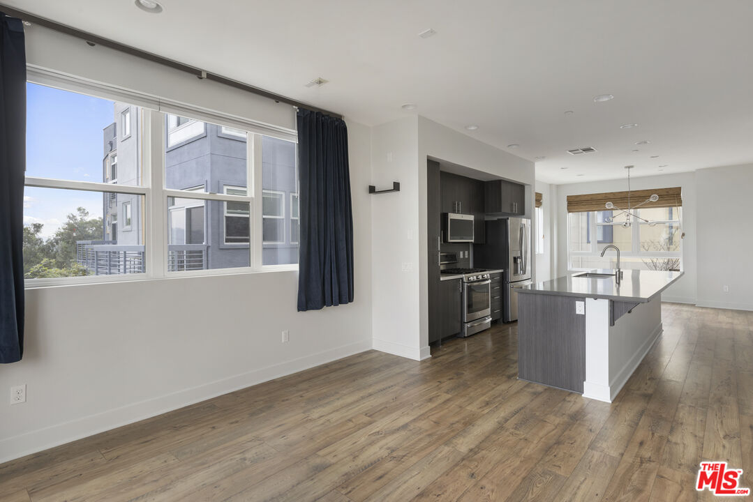 2753 Waverly Dr Unit: 1108