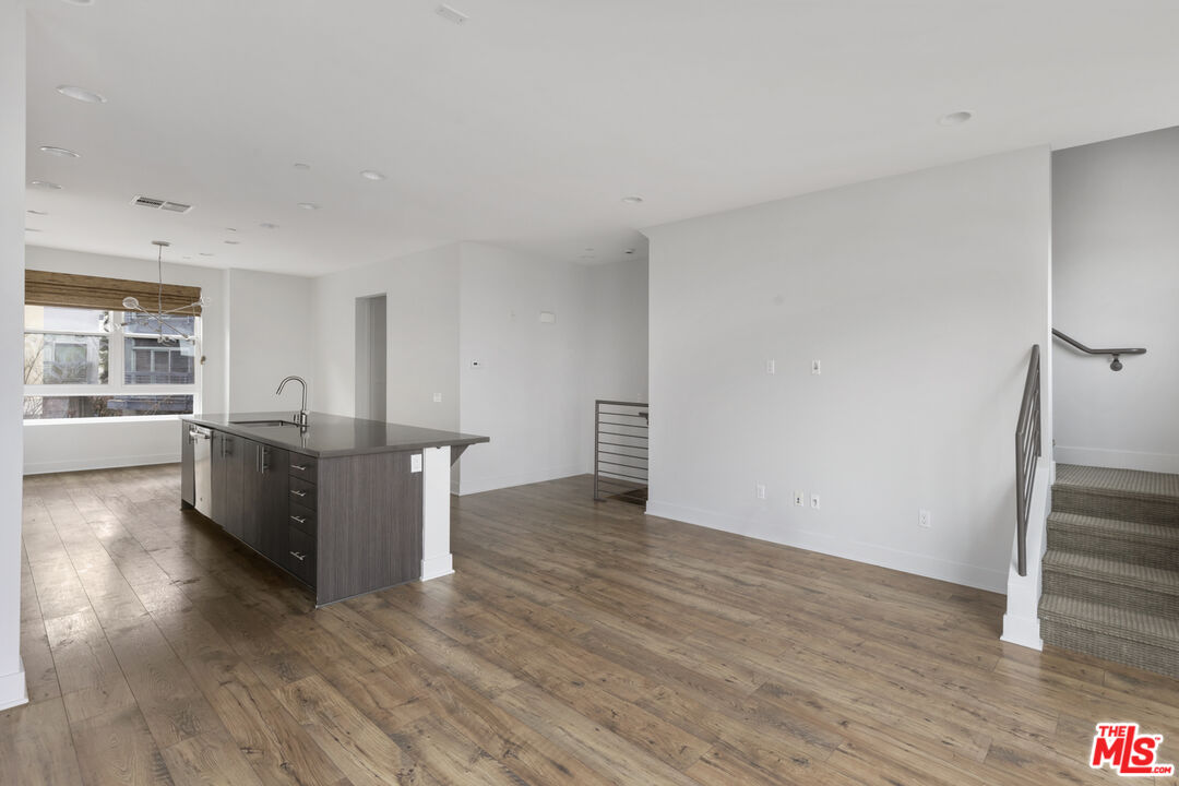 2753 Waverly Dr Unit: 1108
