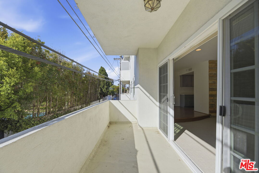 521 Montana Ave Unit: 215