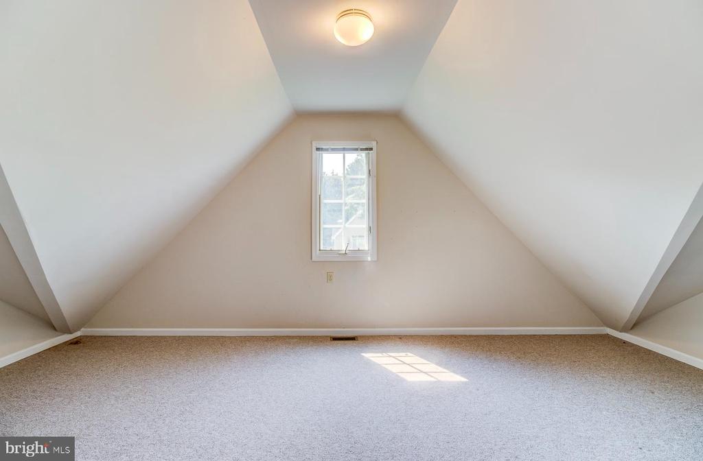 414 Hessian Dr