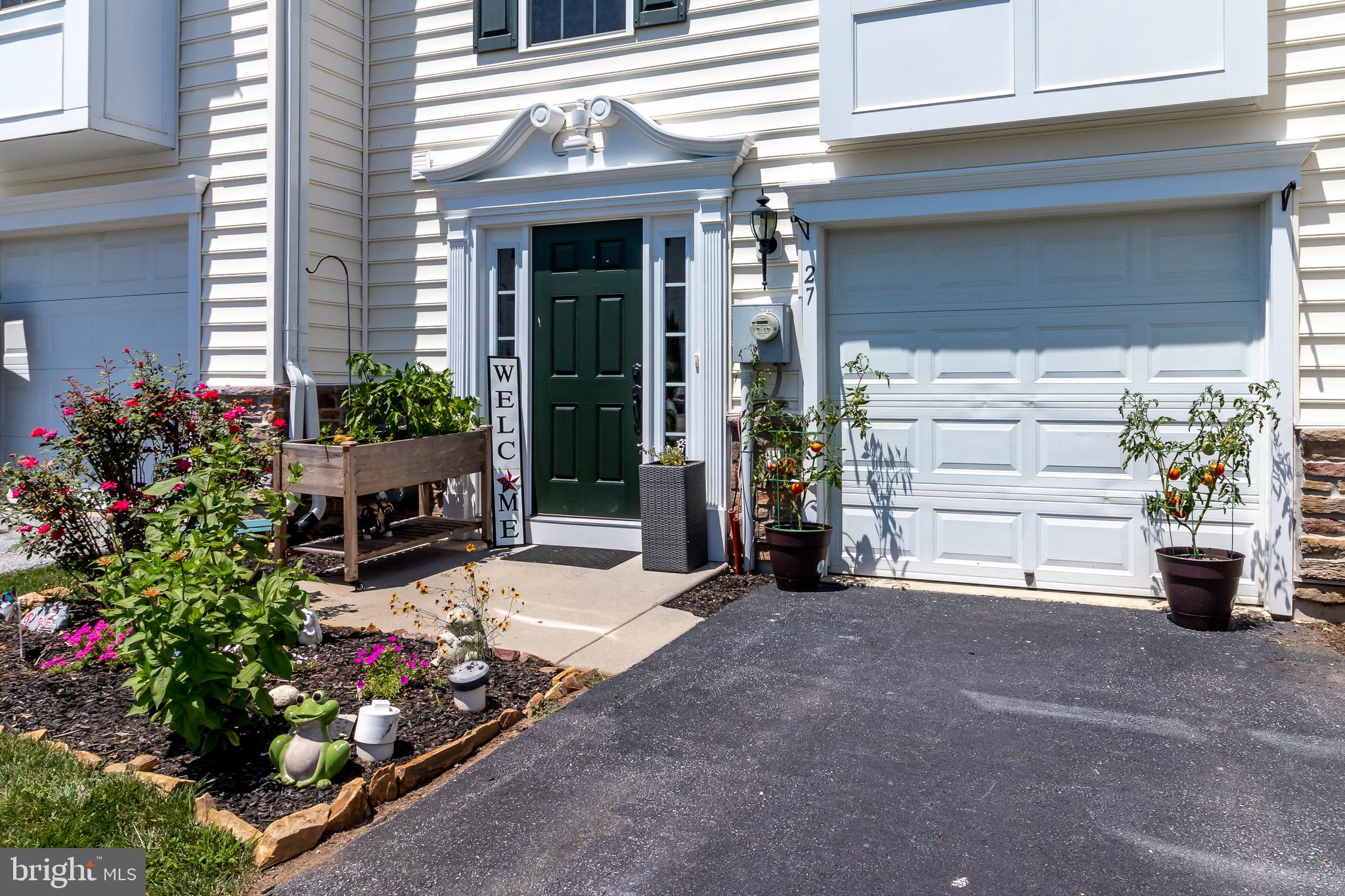 27 Tuxford Ln