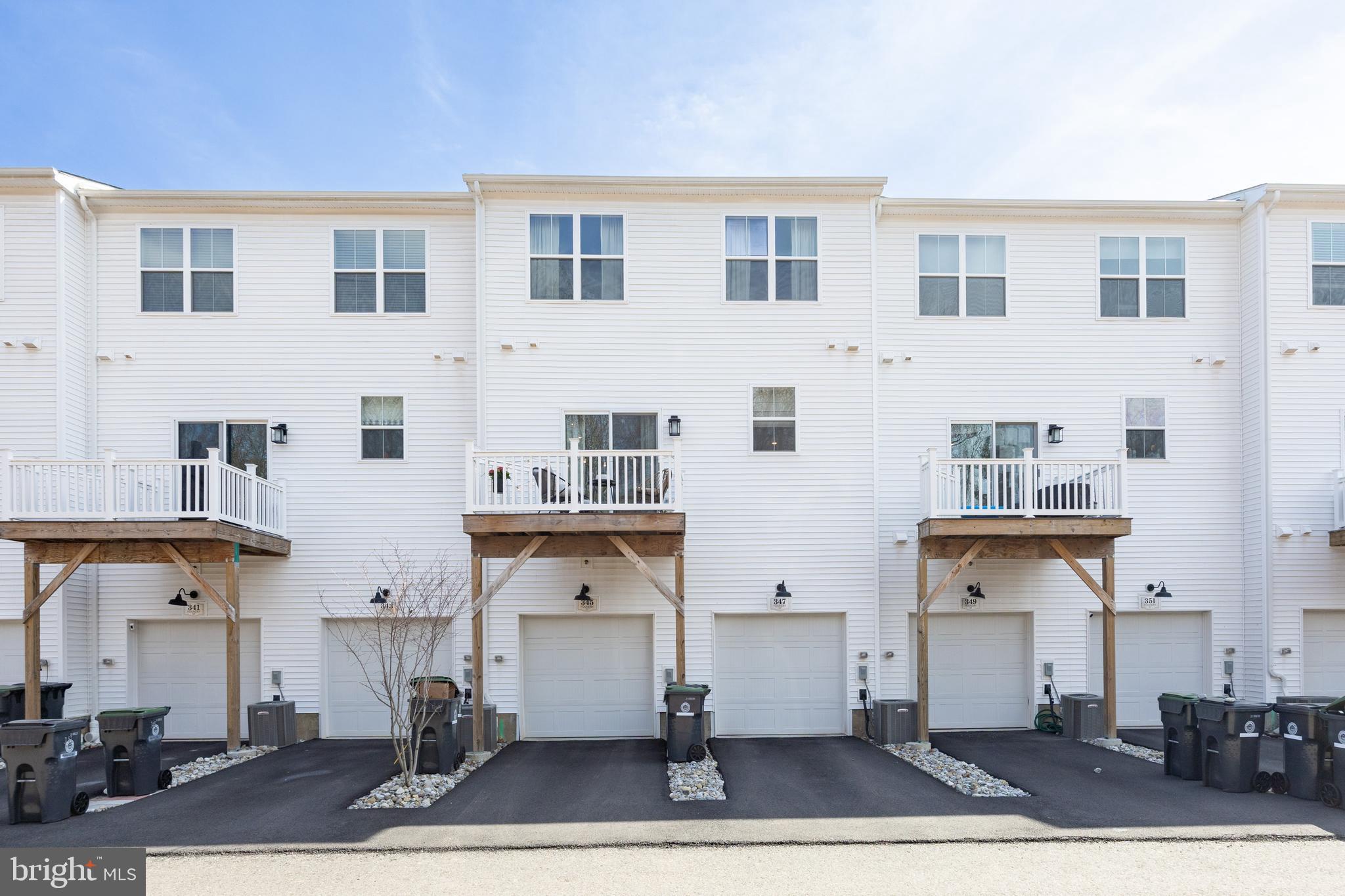 347 Foundry St