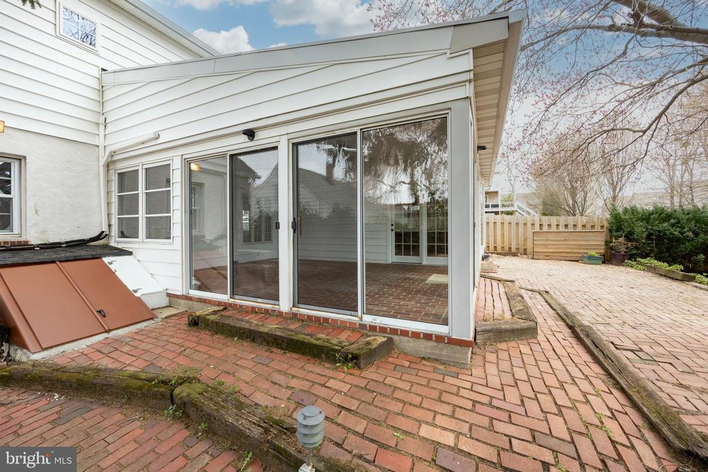 514 Magnolia St