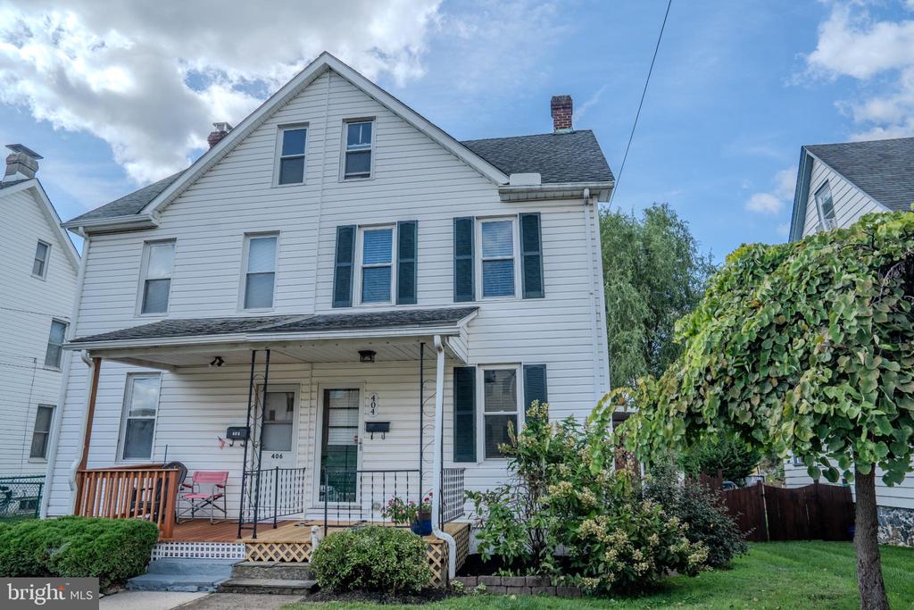 404 CENTER STREET