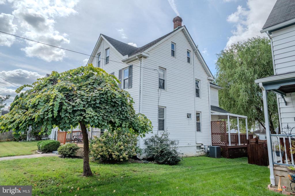 404 CENTER STREET