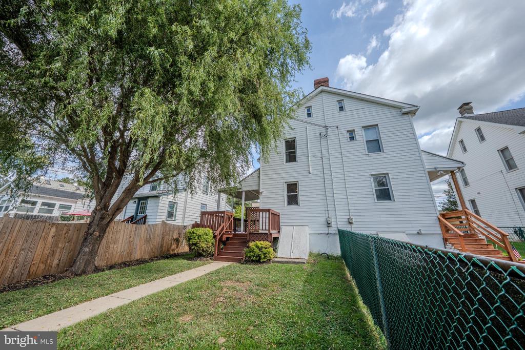 404 CENTER STREET