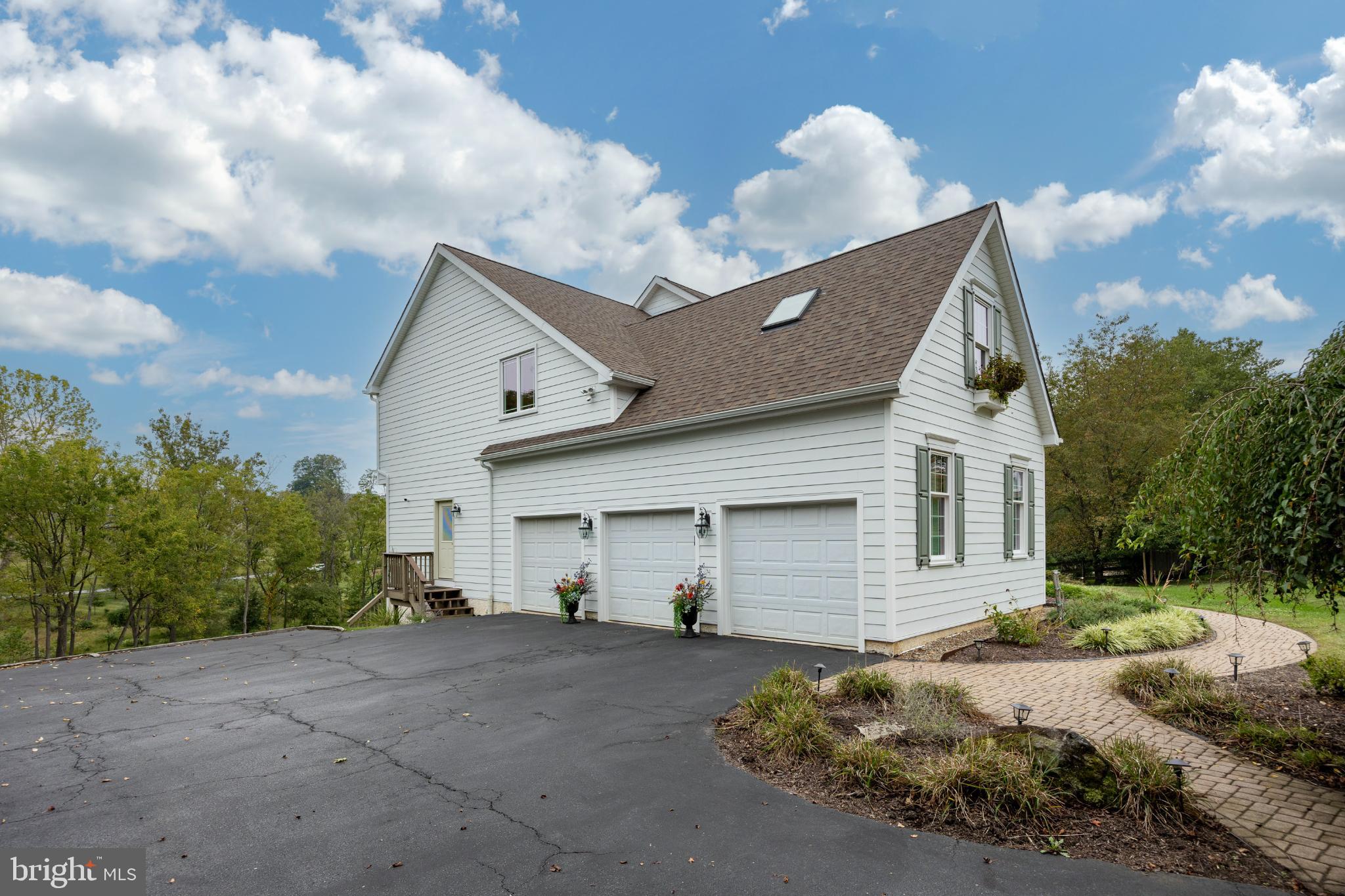 974 REGIMENTAL DRIVE