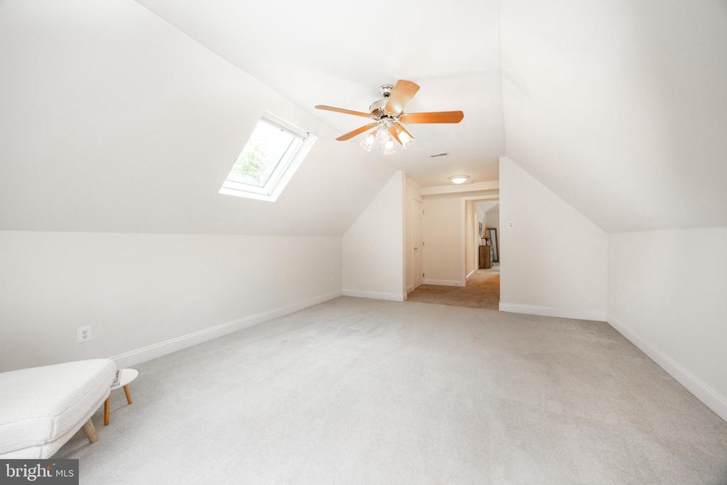 974 REGIMENTAL DRIVE