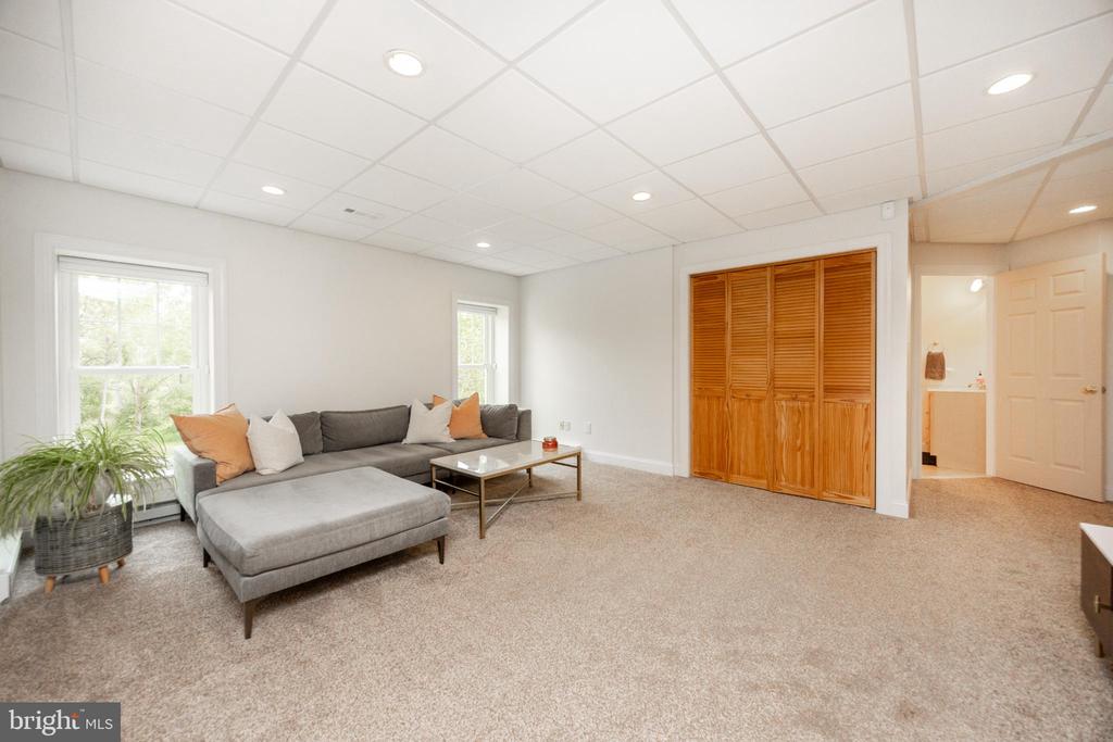 974 REGIMENTAL DRIVE