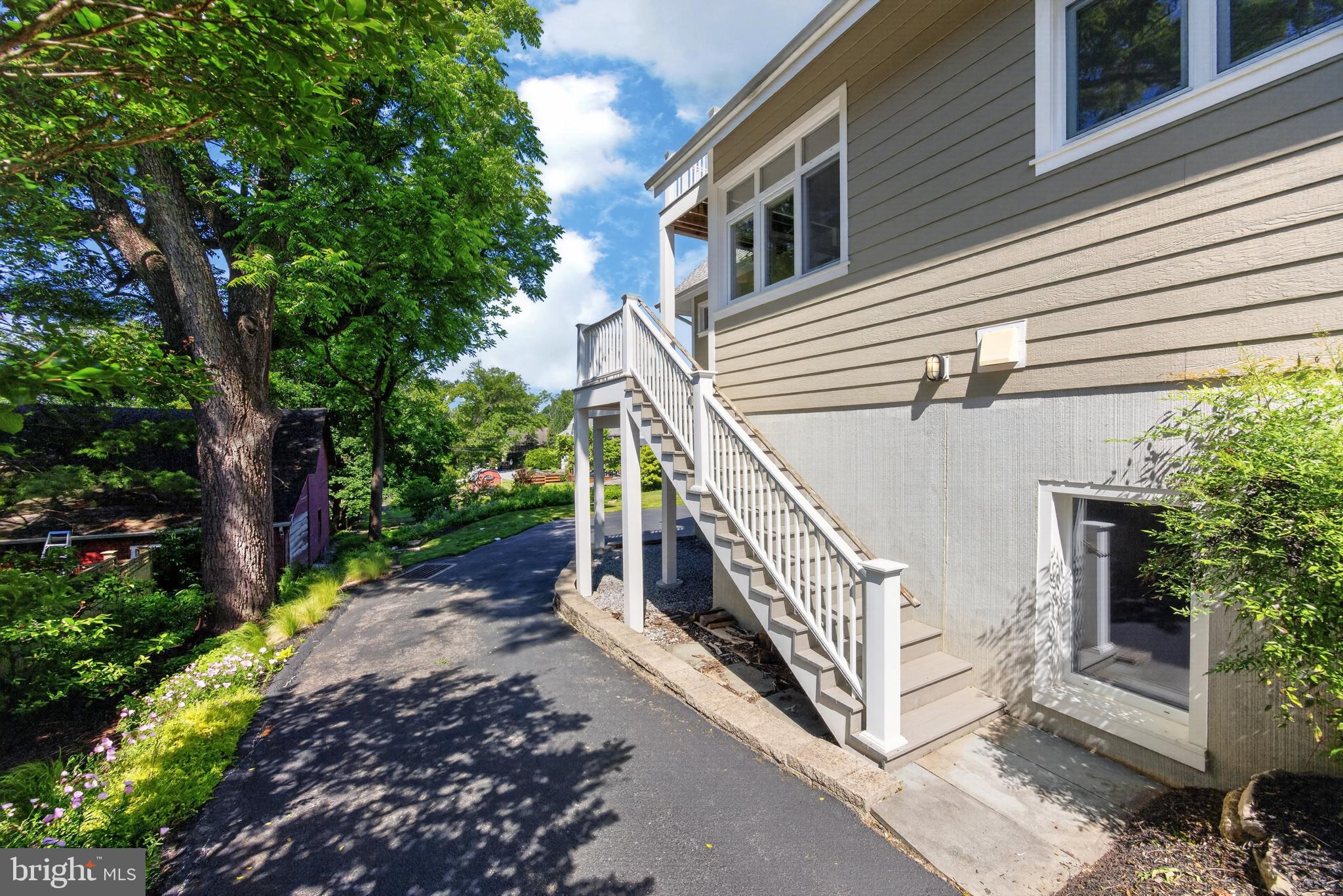 312 N WASHINGTON STREET