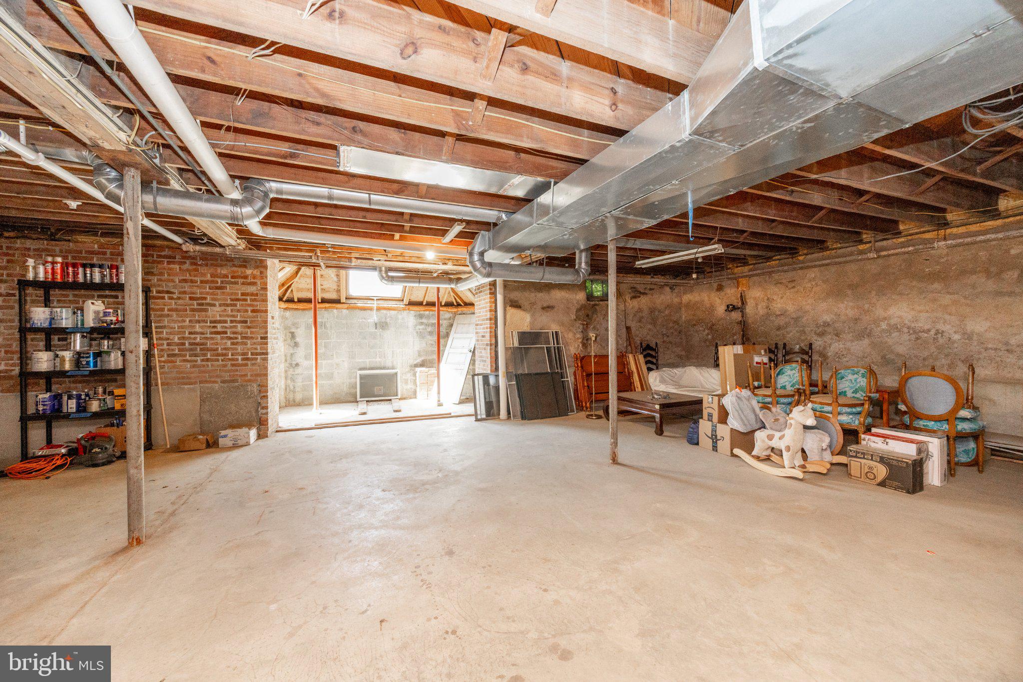 260 W EVERGREEN STREET