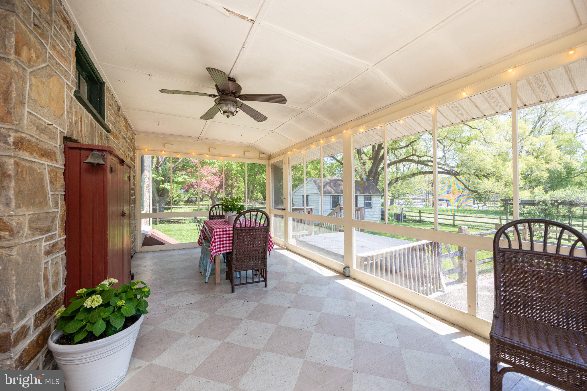 260 W EVERGREEN STREET
