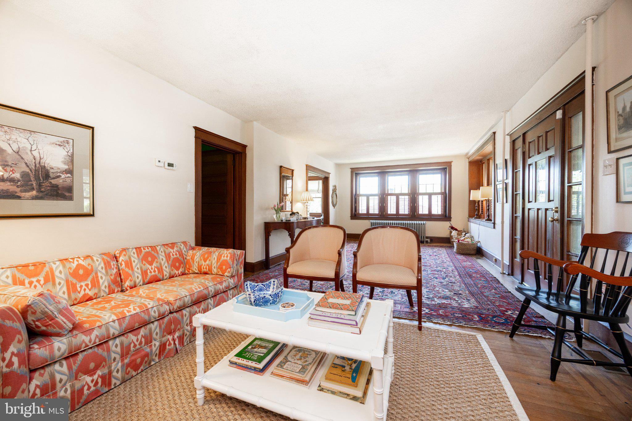 260 W EVERGREEN STREET