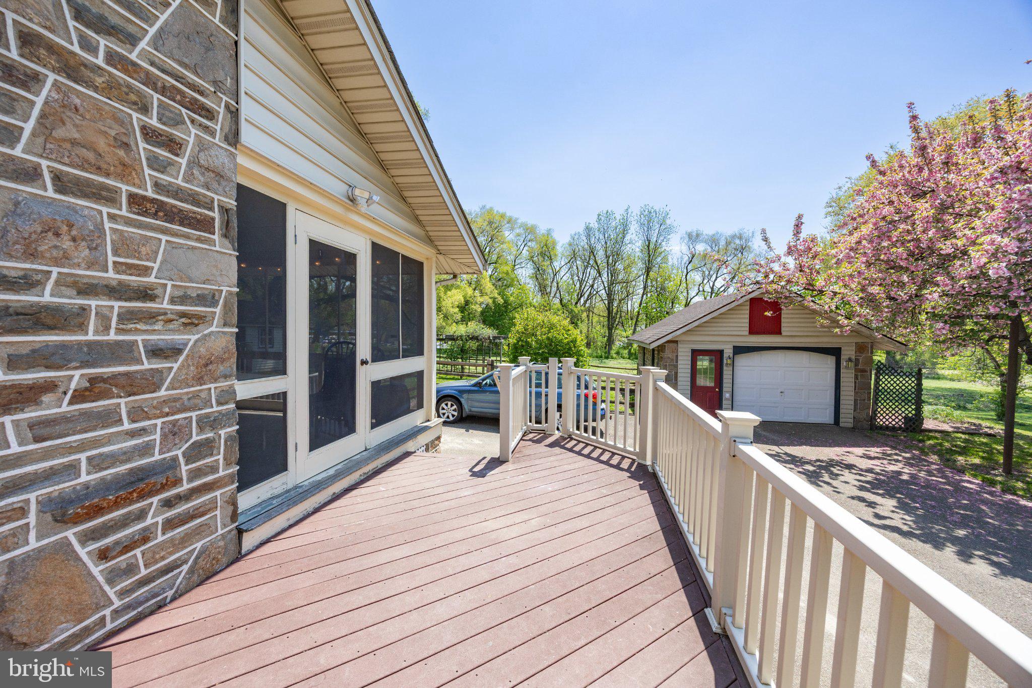 260 W EVERGREEN STREET