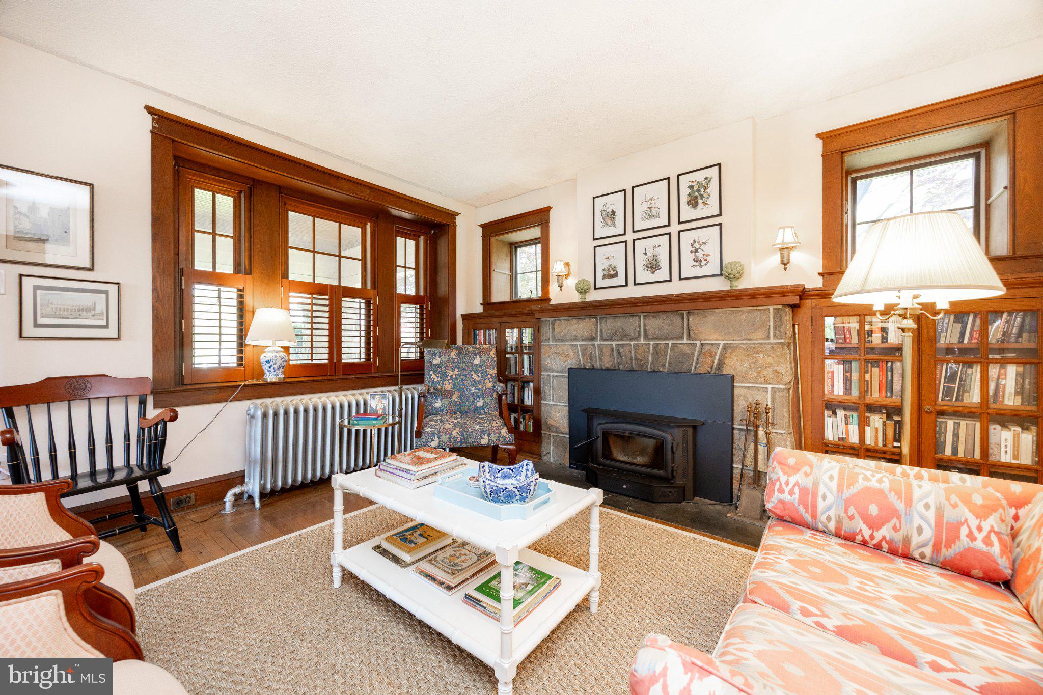 260 W EVERGREEN STREET