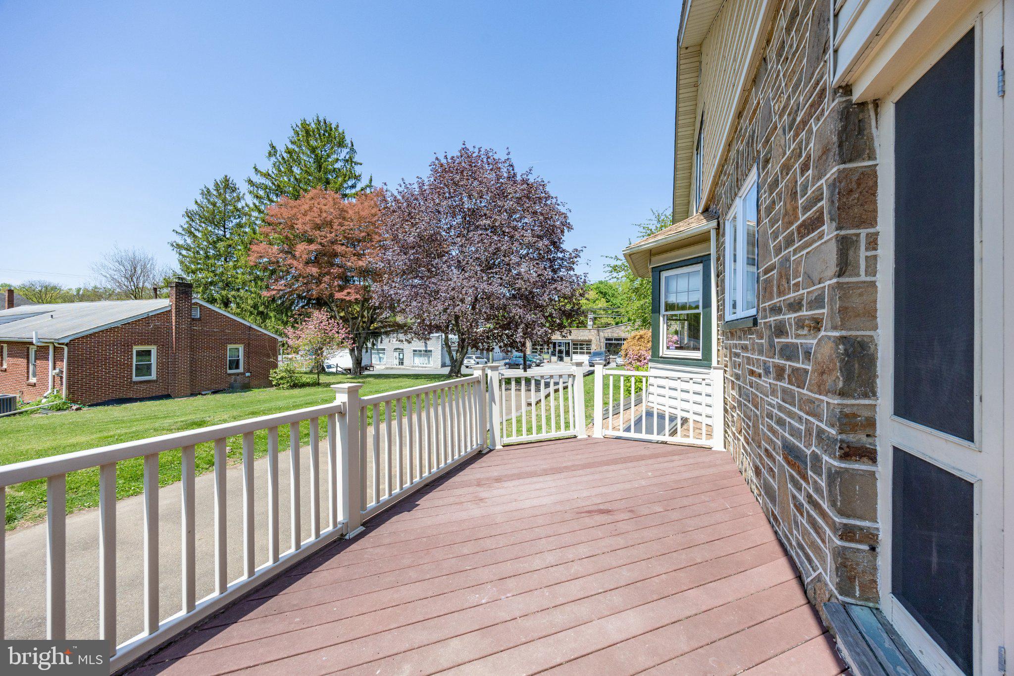 260 W EVERGREEN STREET