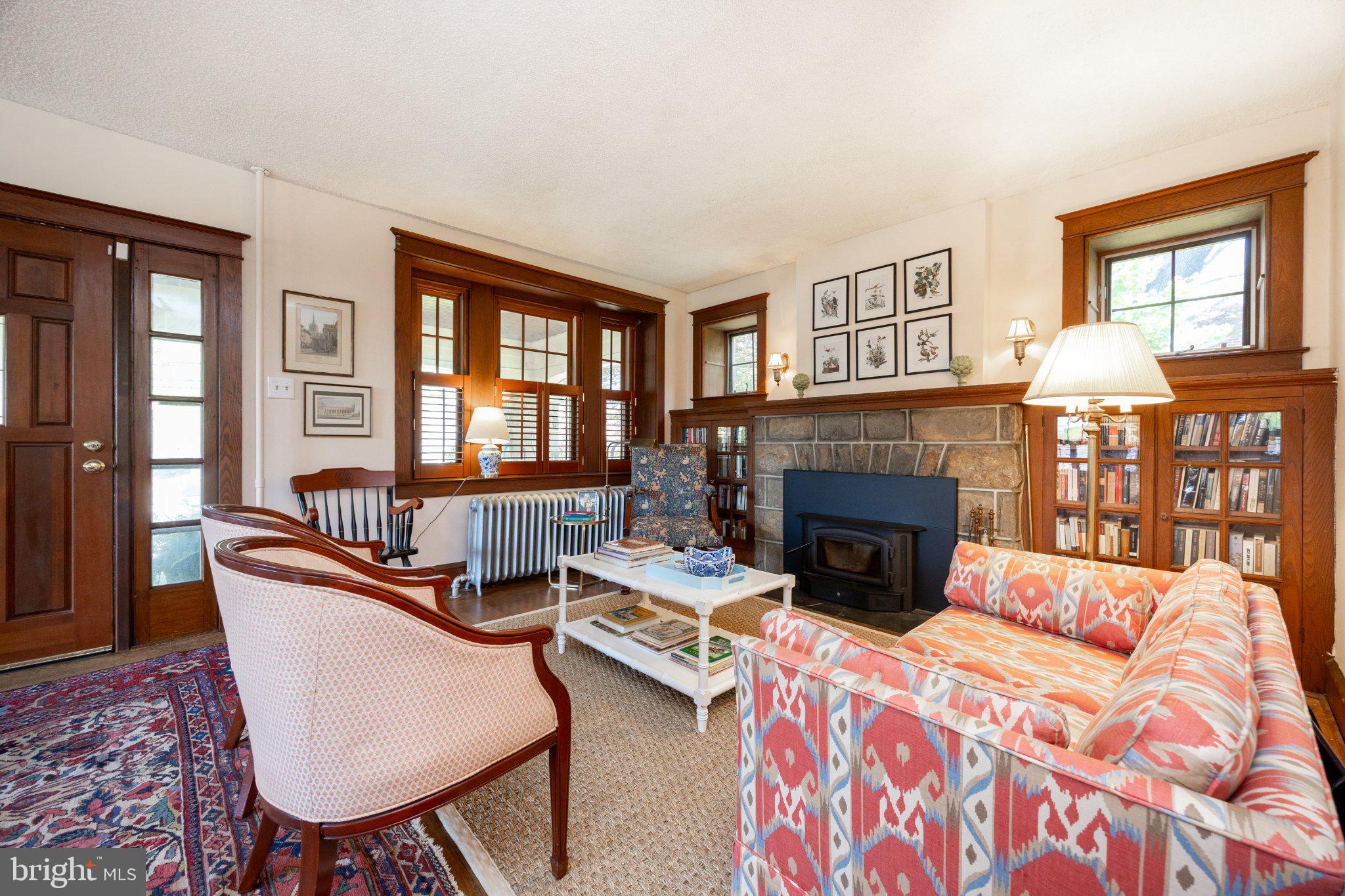 260 W EVERGREEN STREET