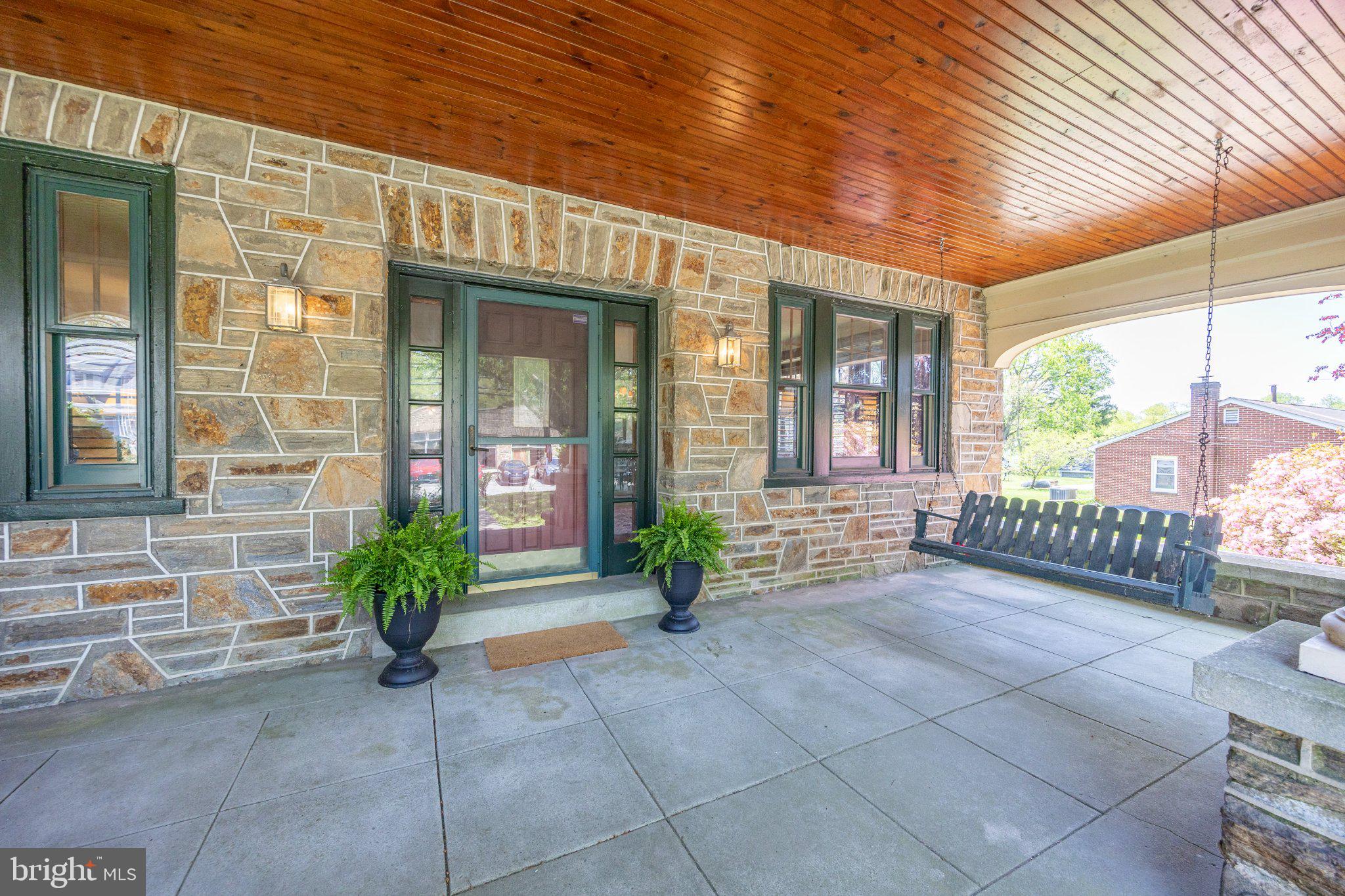 260 W EVERGREEN STREET