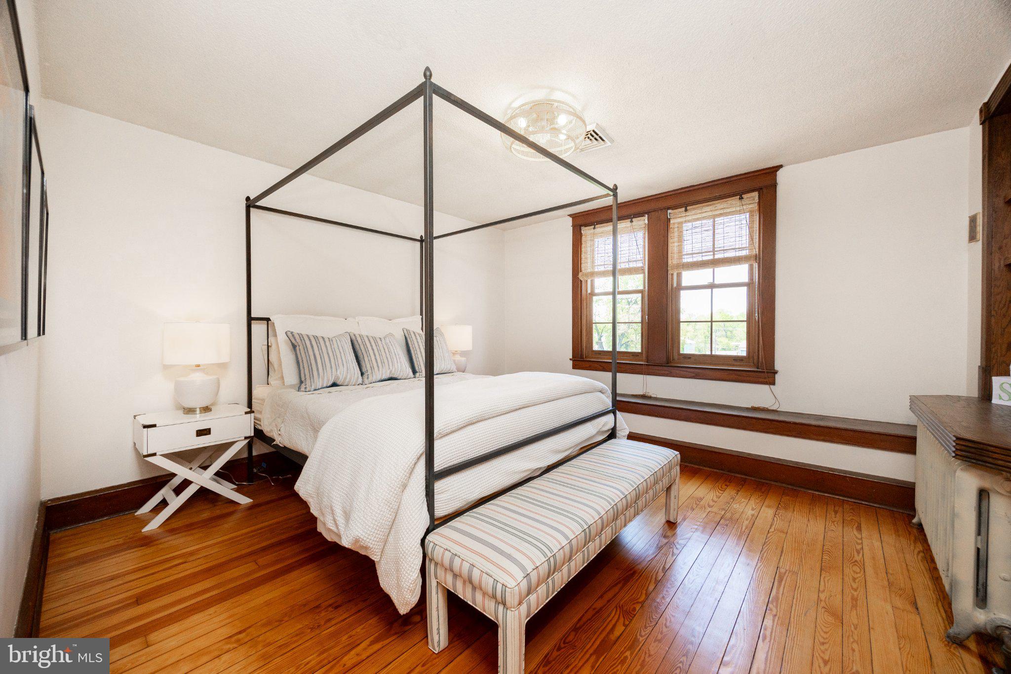 260 W EVERGREEN STREET