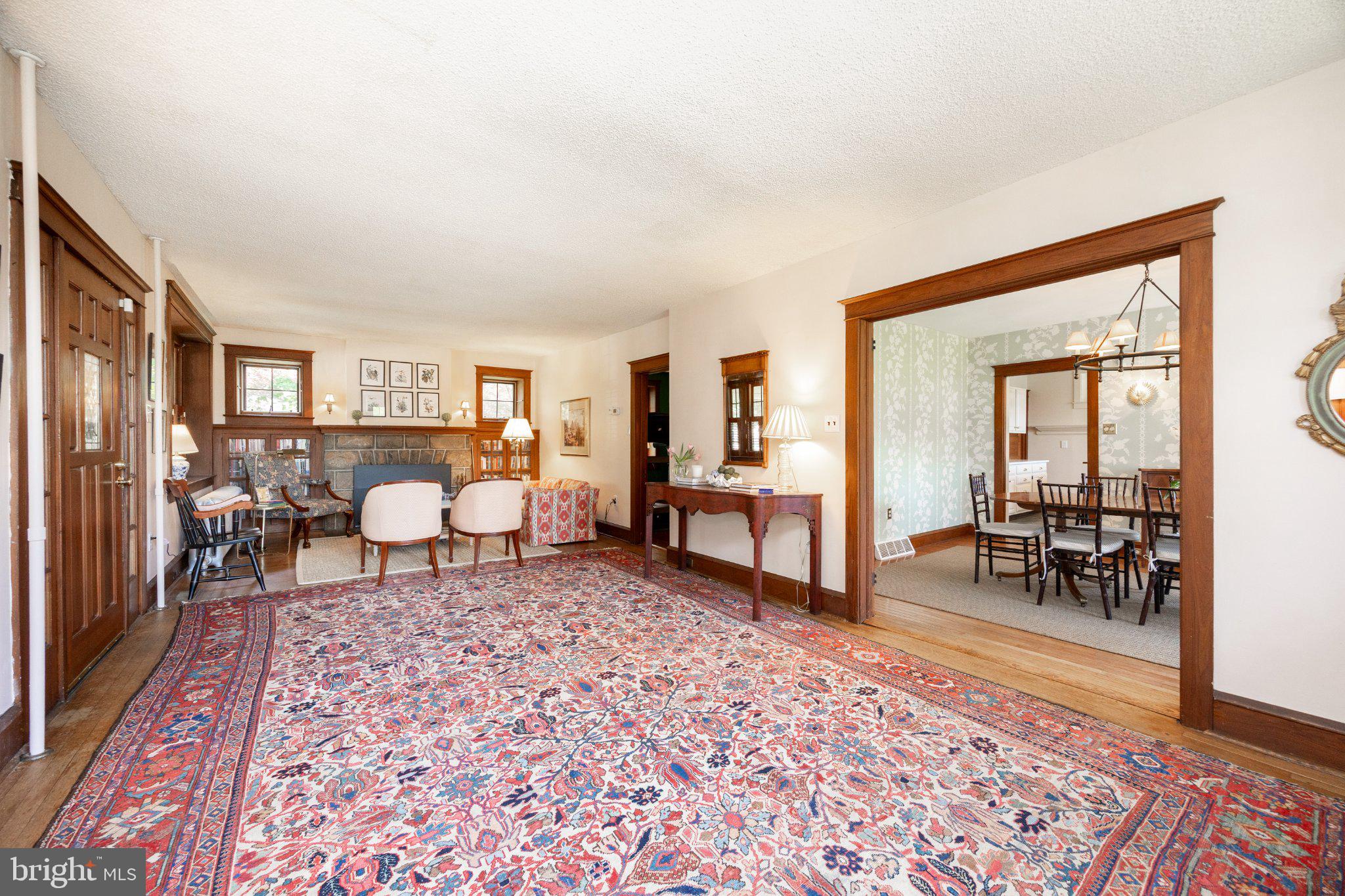 260 W EVERGREEN STREET