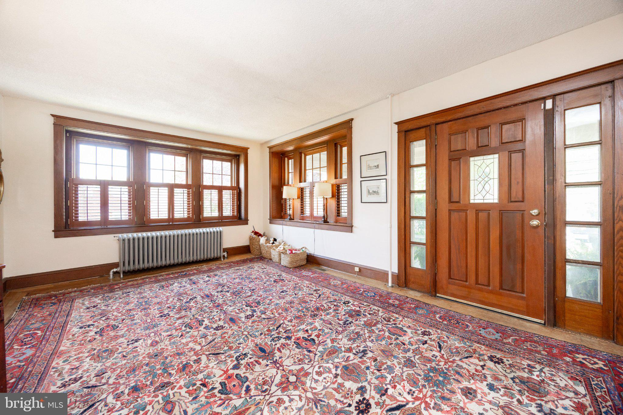 260 W EVERGREEN STREET