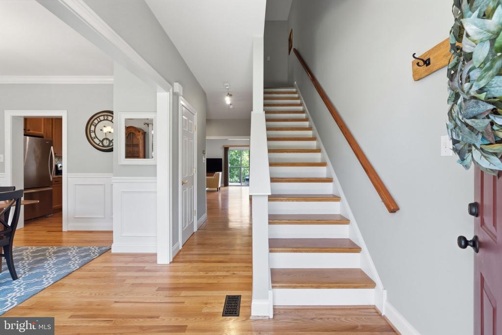 308 E MULBERRY STREET