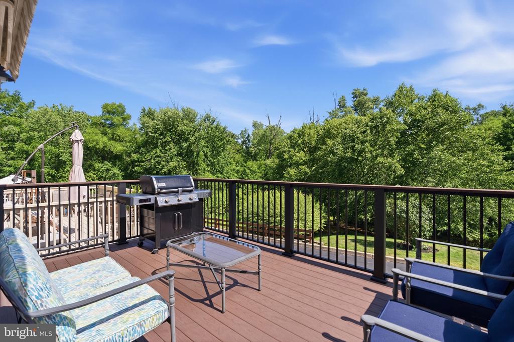 308 E MULBERRY STREET