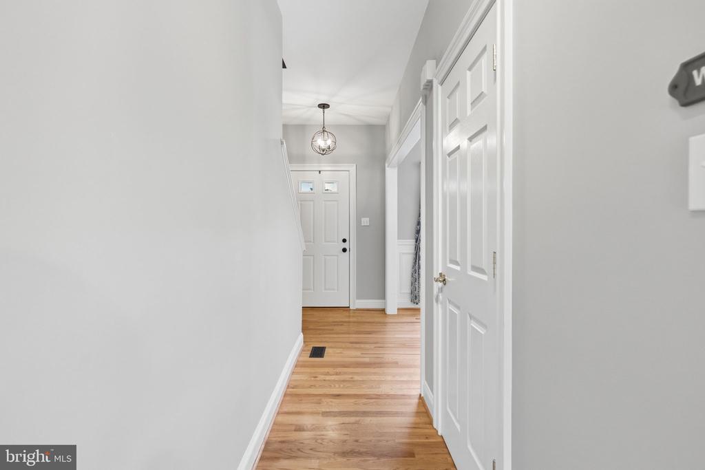 308 E MULBERRY STREET
