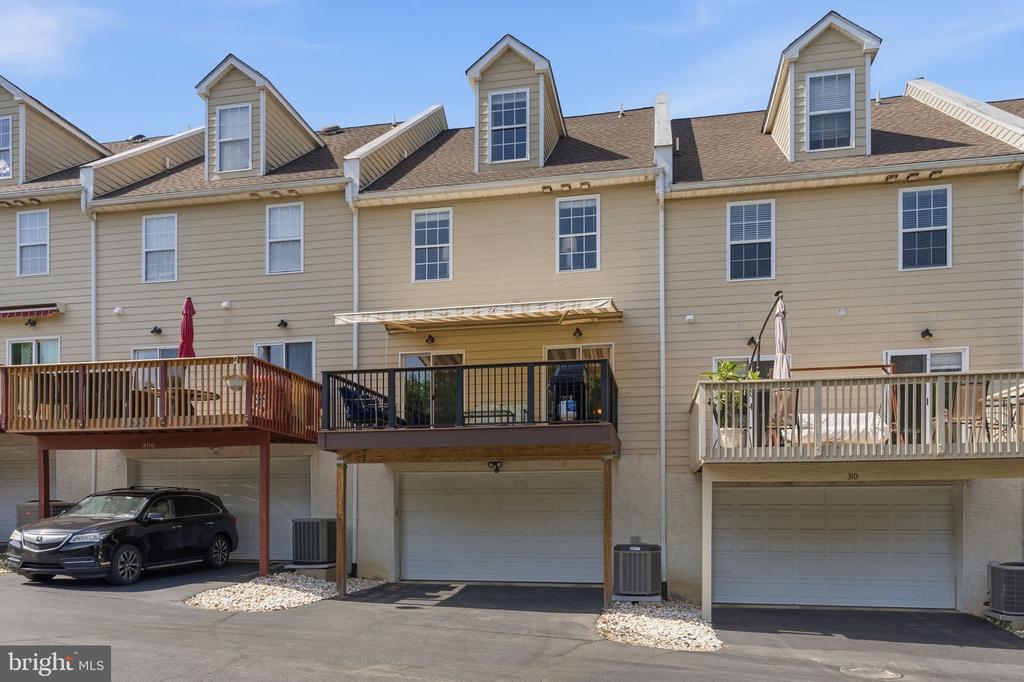 308 E MULBERRY STREET