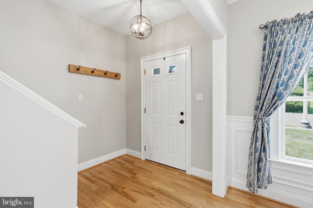 308 E MULBERRY STREET