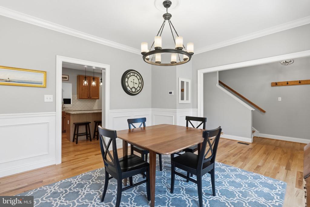 308 E MULBERRY STREET