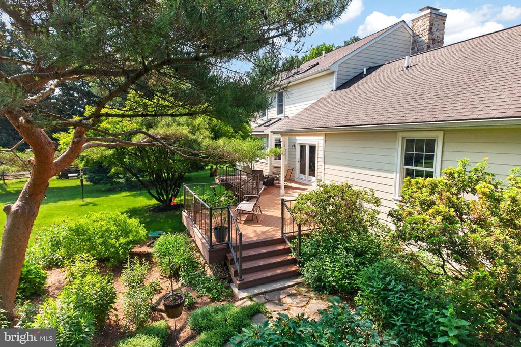 153 E DOE RUN ROAD