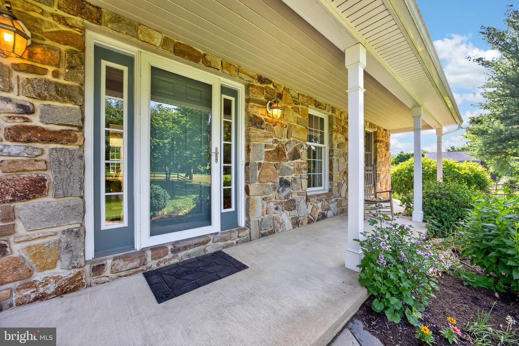 153 E DOE RUN ROAD