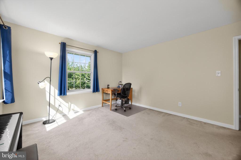 153 E DOE RUN ROAD