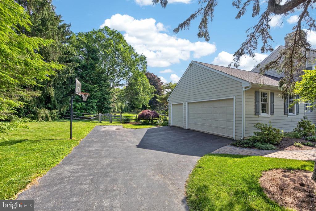 153 E DOE RUN ROAD
