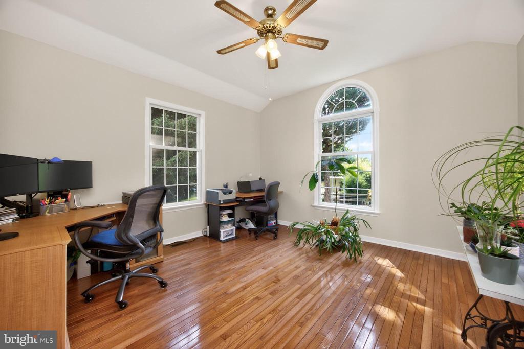 153 E DOE RUN ROAD
