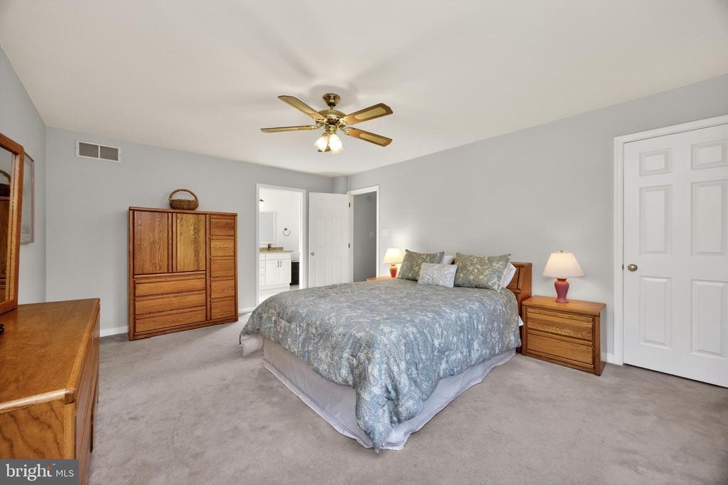 153 E DOE RUN ROAD