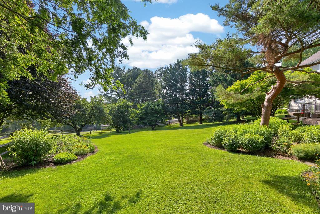 153 E DOE RUN ROAD