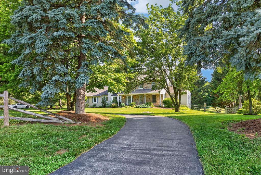 153 E DOE RUN ROAD