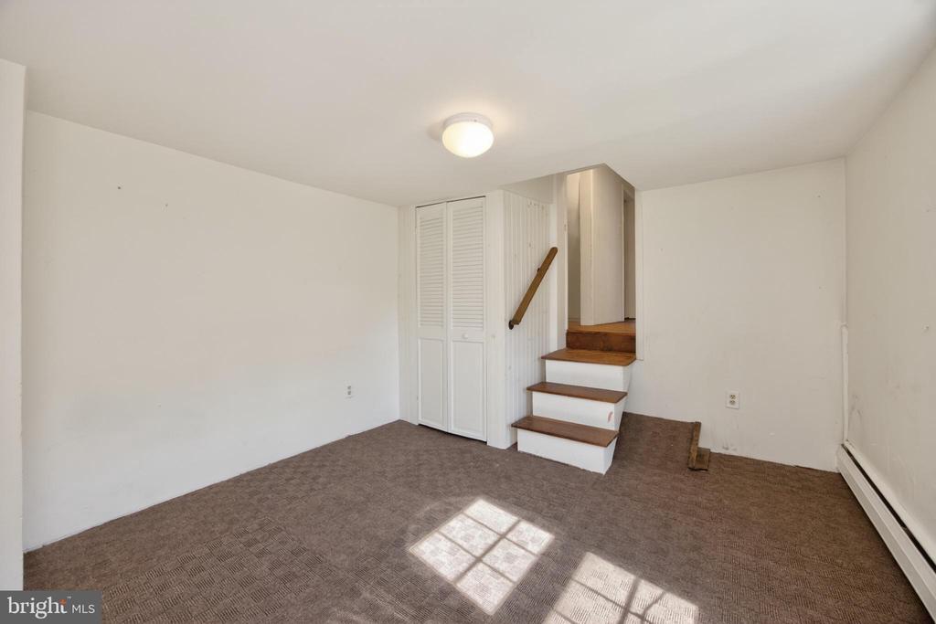 486 W STREET ROAD