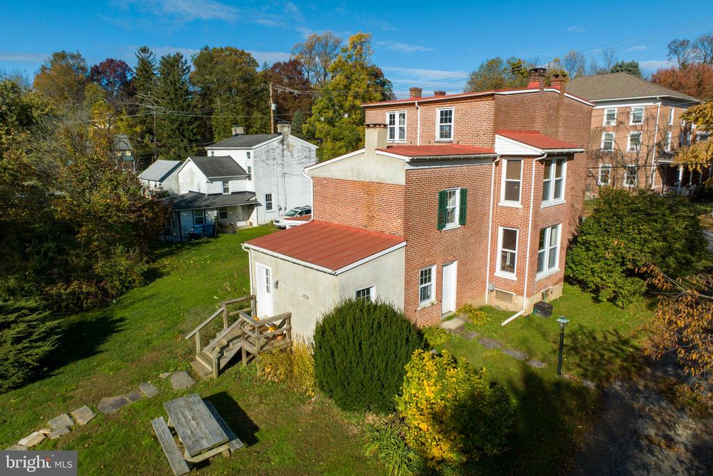 486 W STREET ROAD