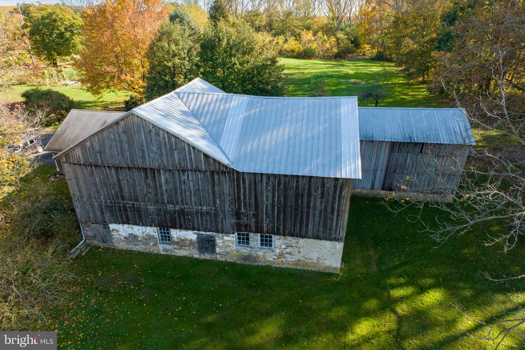 486 W STREET ROAD
