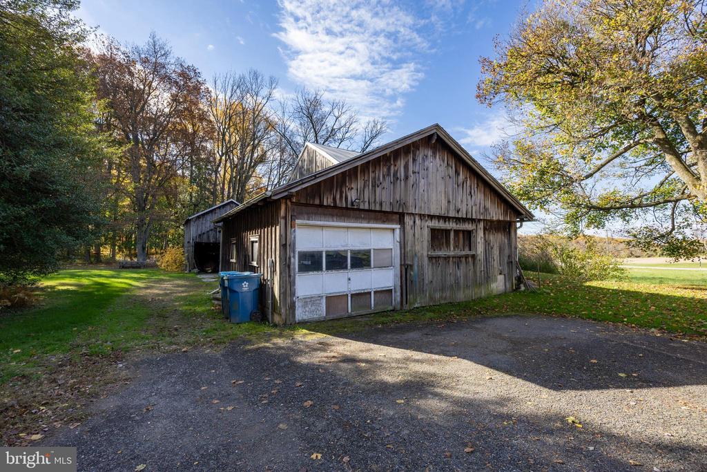 486 W STREET ROAD