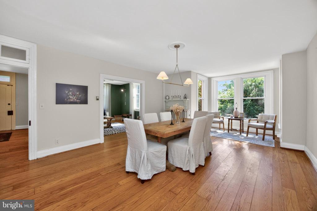 486 W STREET ROAD
