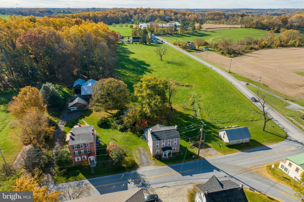 486 W STREET ROAD